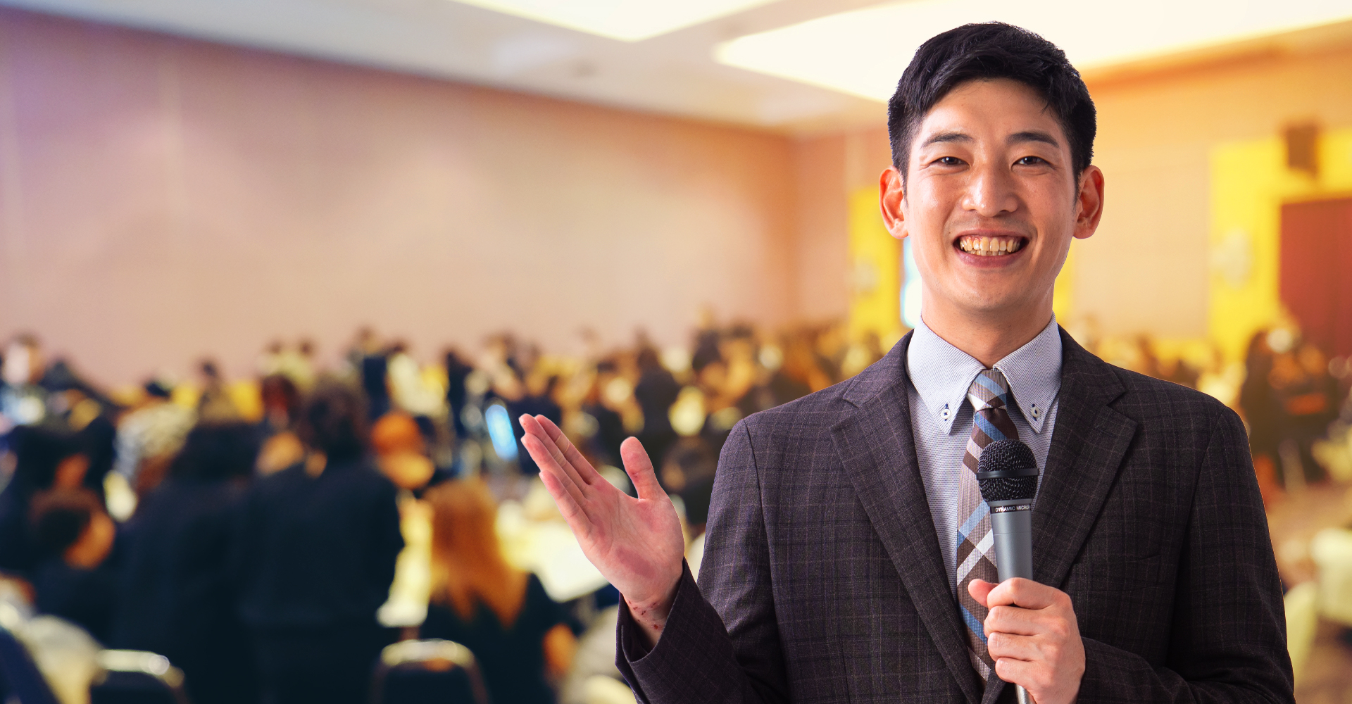 網谷 辰海（あみたに たつみ）サービス内容：司会・講演